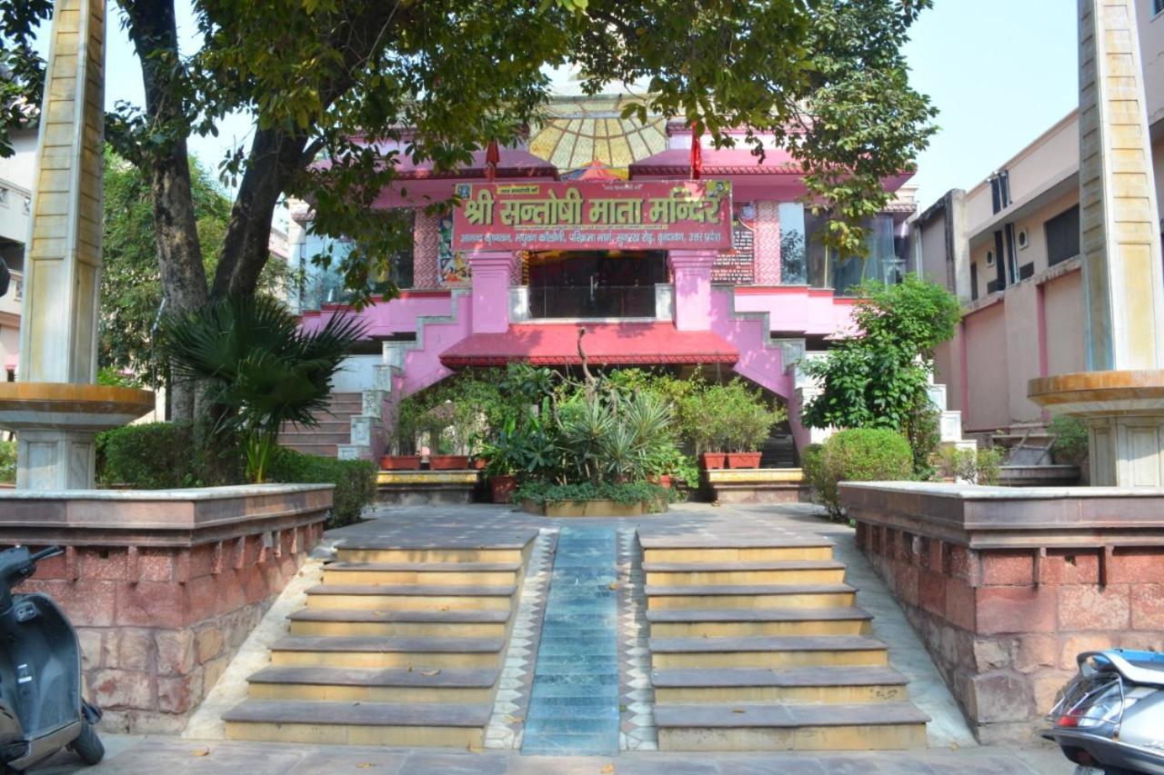 Ananda Krishna Van Vrindāvan المظهر الخارجي الصورة